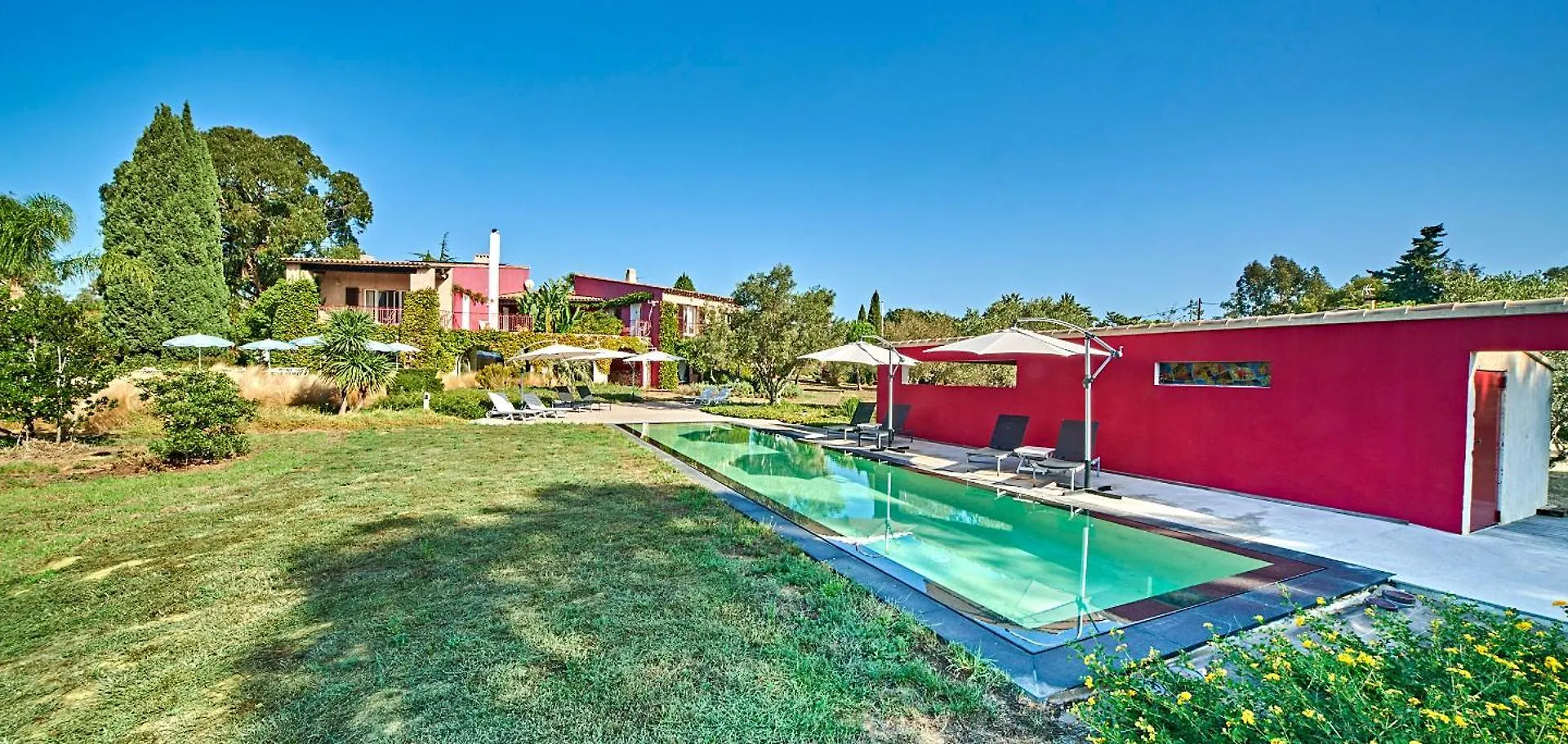 Villa Mercedes 300 M De La Plage contacts